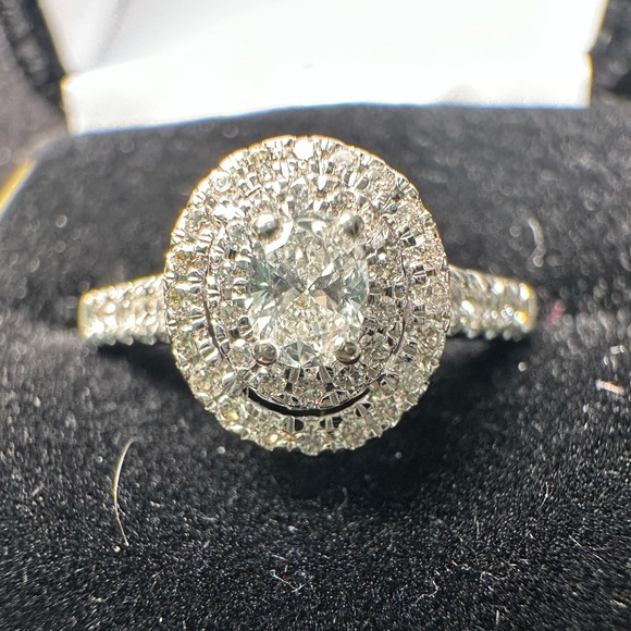 1/2 Ct TW Oval/ Round Diamond Engagement Ring - Picture 2 of 13